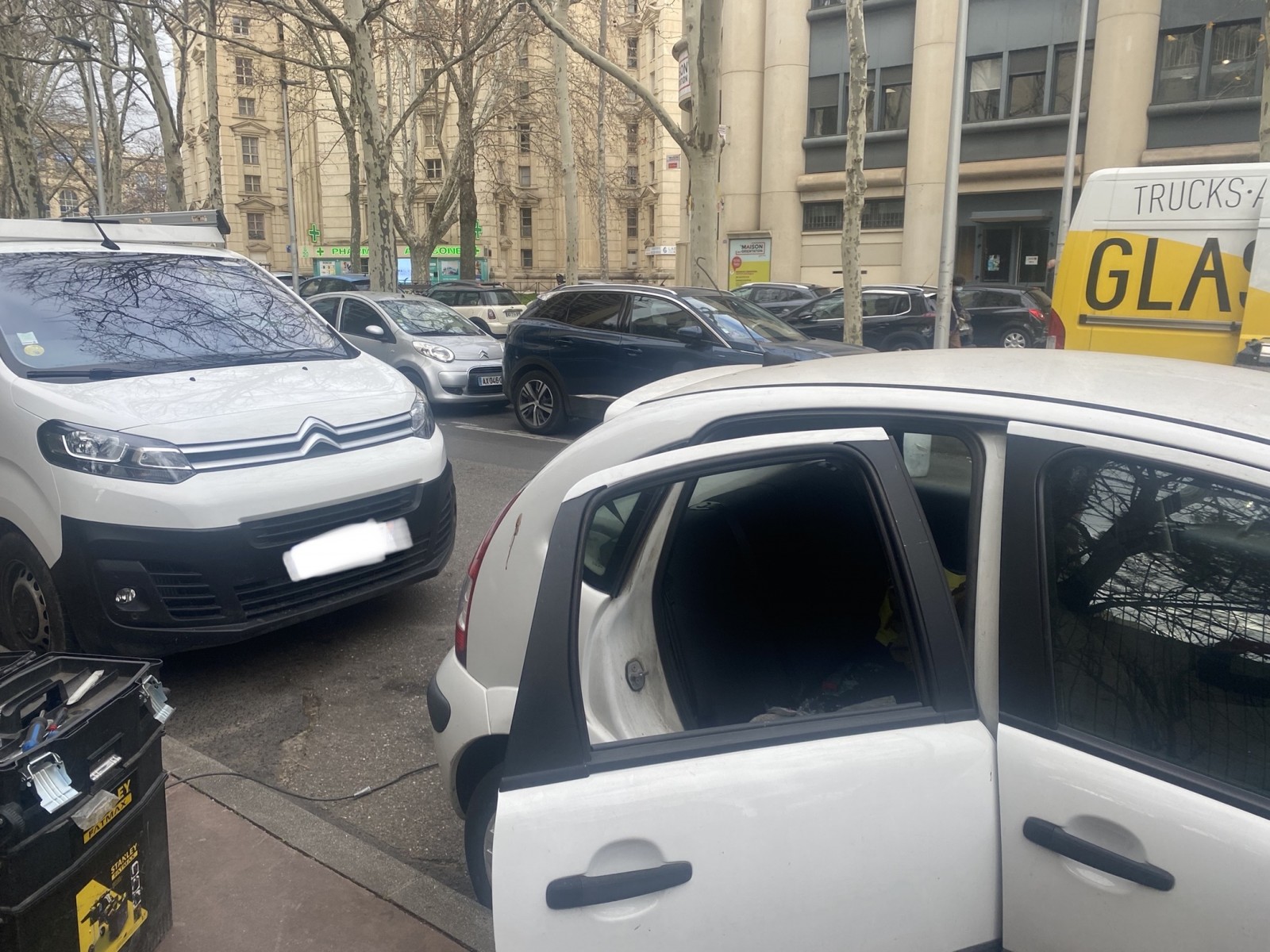 Remplacement de vitre latérale sur une Citroen C3 à Montpellier 