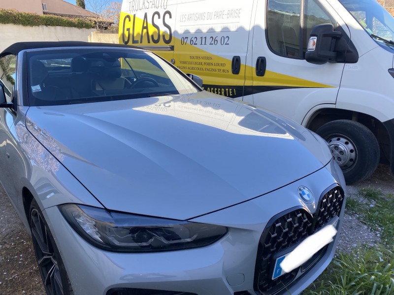 Réparation rapide de pare brise sur un véhicule cabriolet à Montpellier Hérault